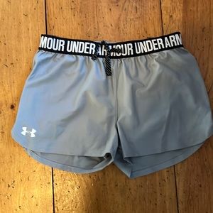 Girls Under Armour grey shorts size YXL